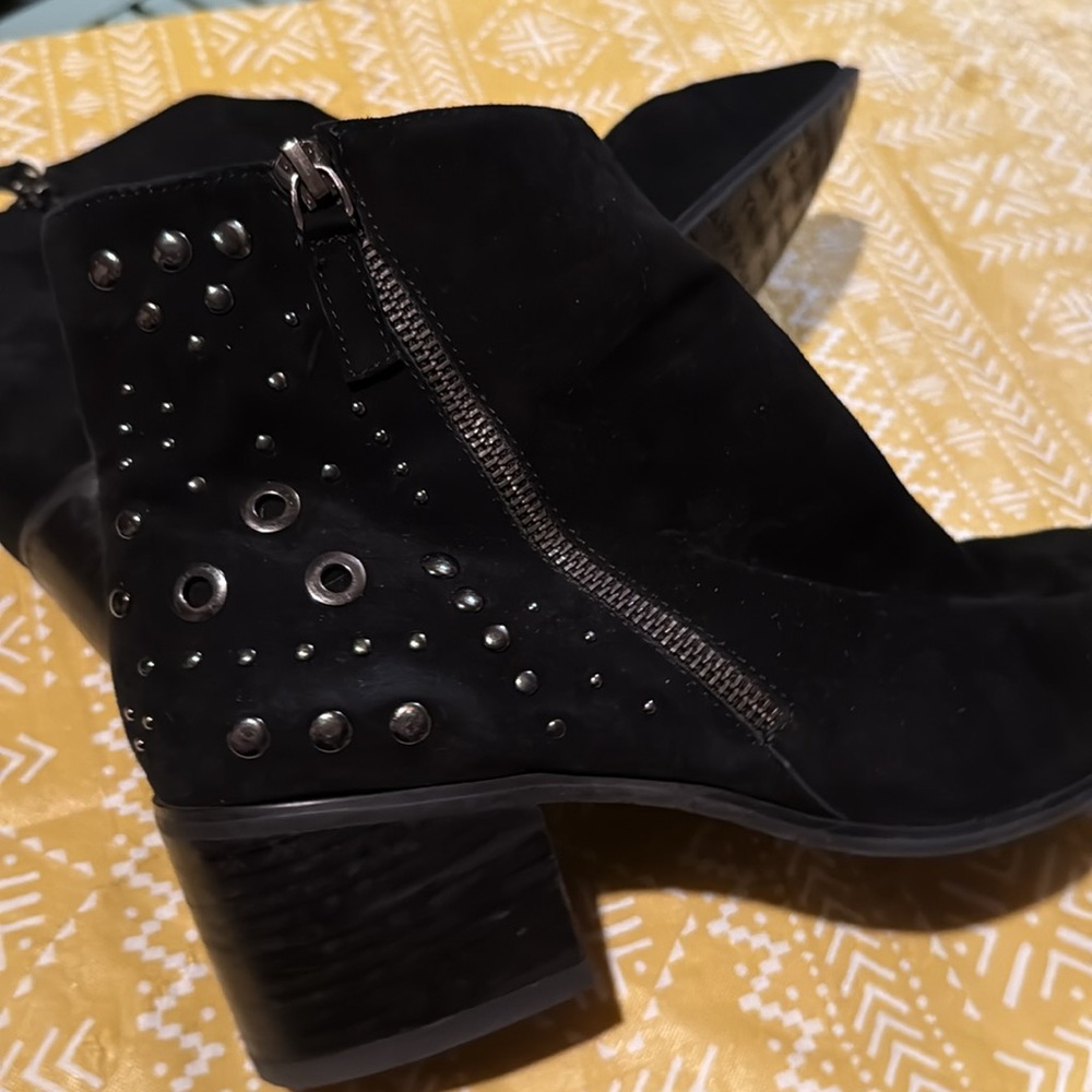 Suede Tahari Booties in black size 9 1/2 
Gently used